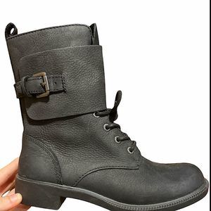 Like New Kodiak waterproof boots, size 6